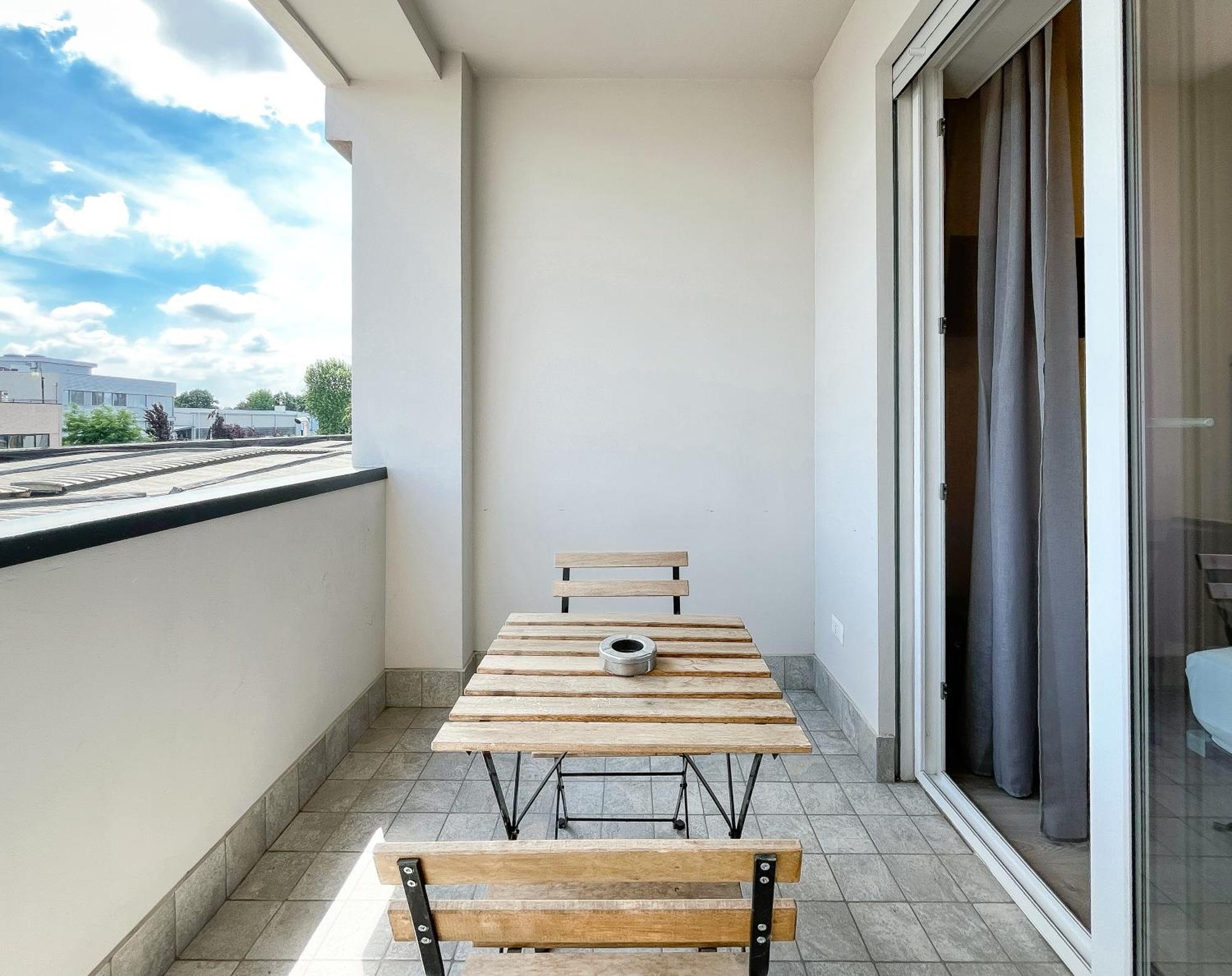 Rrrapido Colorful Rooms - Assago Bagian luar foto